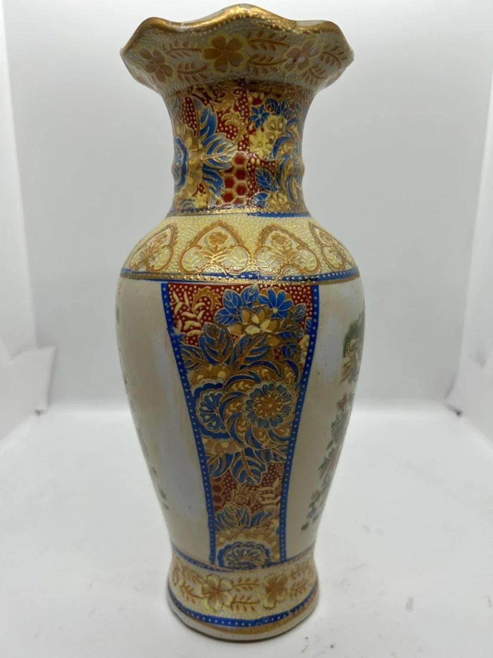 LARGE  SATSUMA 10-INCH HAND PAINTED  MID-20TH CENTURY VASE AMAZING ARTWORK!